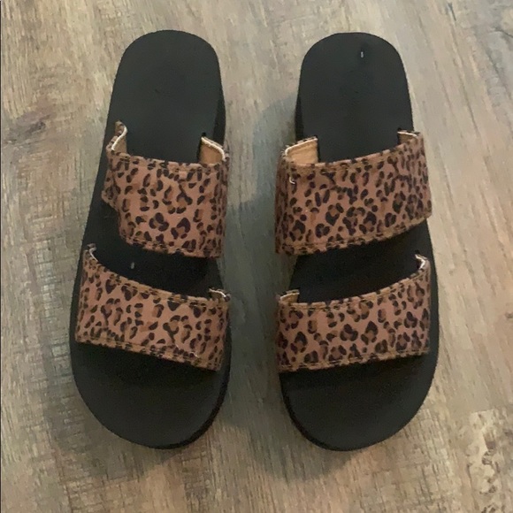 platform sandals - Picture 2 of 3